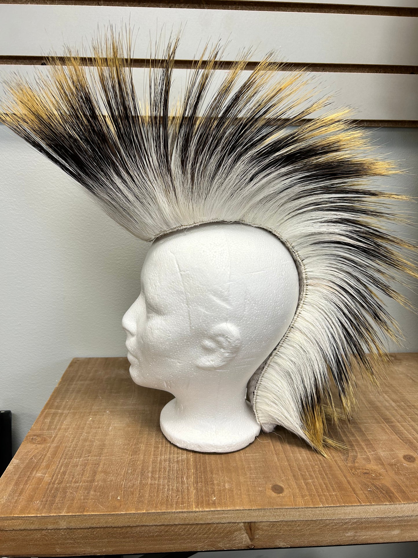 Roach White In & Out 16" L 7" H