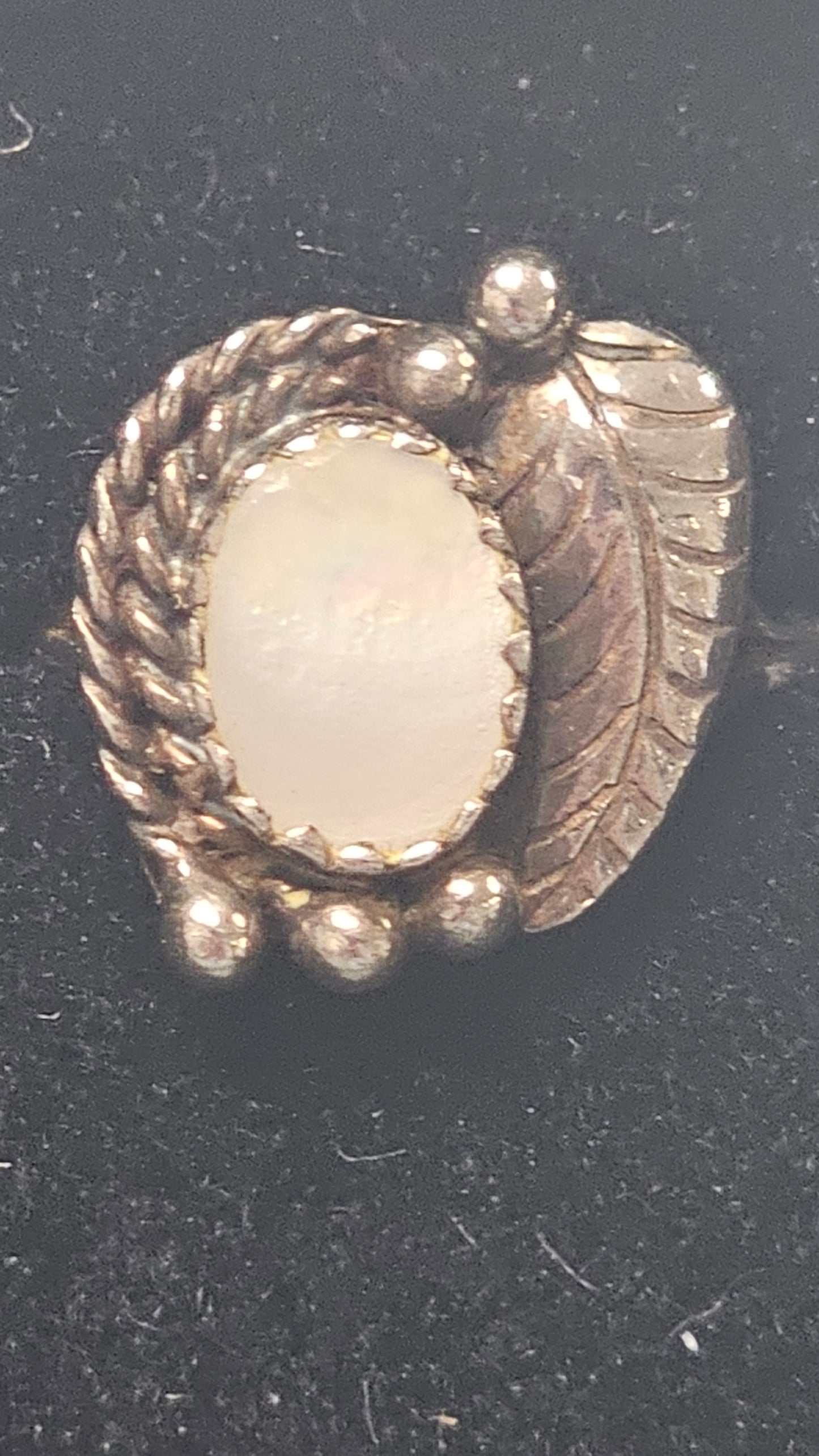 Sterling Silver Mother of Pearl W/ Rope and Floral Ring