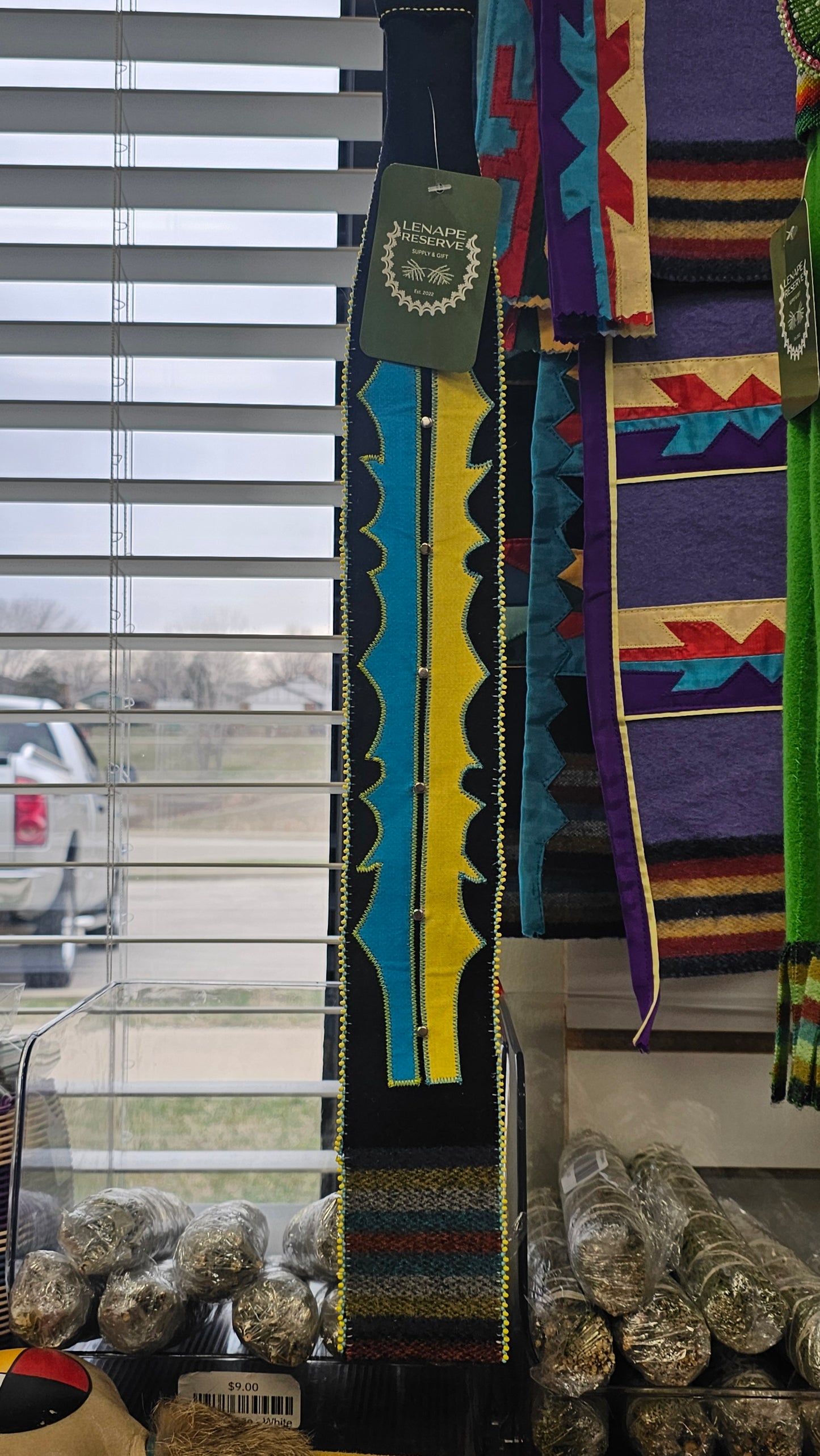 Broadcloth With Appliqué Tie Adult