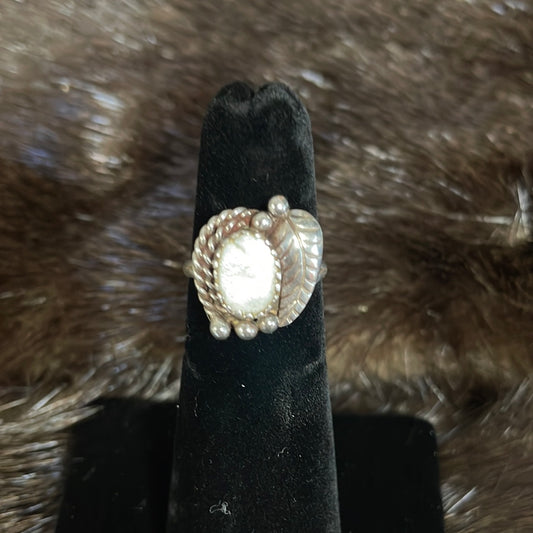 Ring Mother of Pearl with Leaf, Rope, and Dots in Sterling